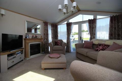 2 bedroom park home for sale - Seabreeze, Shorefields, Near Milford On Sea, Hampshire, SO41