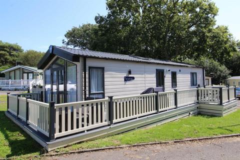 2 bedroom park home for sale, Seabreeze, Shorefield, Near Milford On Sea, Hampshire, SO41