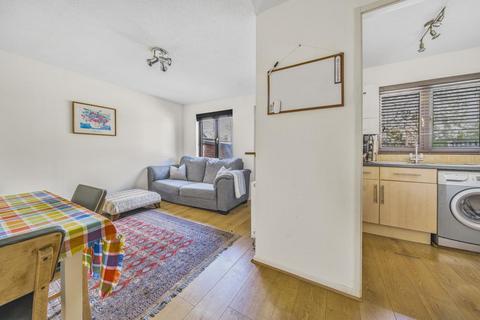 28 Haygreen Close, Kingston Upon Thames, KT2 7TS