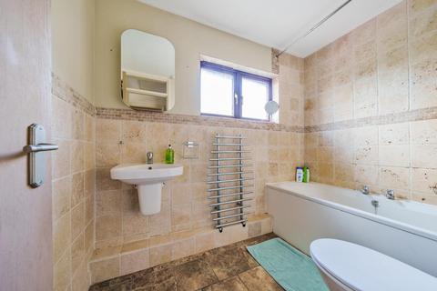 28 Haygreen Close, Kingston Upon Thames, KT2 7TS