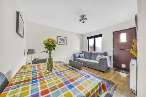 28 Haygreen Close, Kingston Upon Thames, KT2 7TS