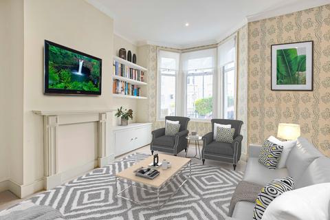 1 bedroom flat for sale, Eccles Road, London, SW11