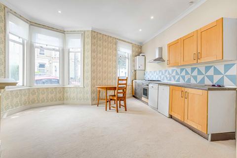 1 bedroom flat for sale, Eccles Road, London, SW11