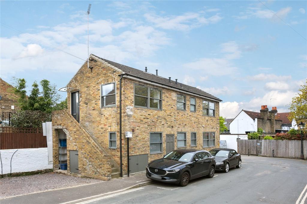 Albert Road, Richmond, Surrey 2 bed for sale £639,000