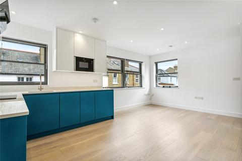 7 Albert Road, Richmond, TW10 6DJ