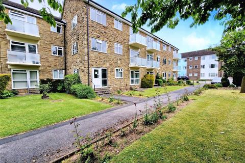 2 bedroom flat to rent, Woodlea Court, Leeds, West Yorkshire, UK, LS17