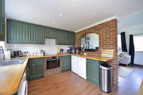 39 Elm Park, Cranleigh, GU6 8UG