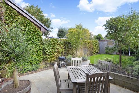 39 Elm Park, Cranleigh, GU6 8UG