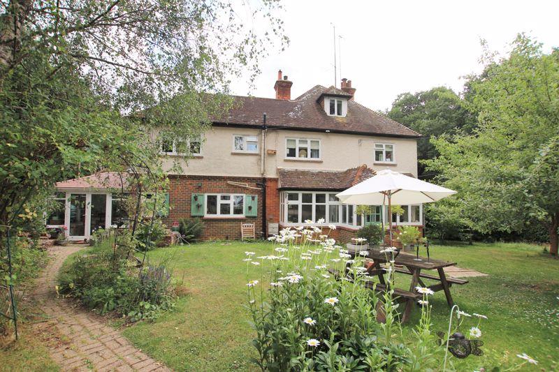 Knowle Lane, Cranleigh 4 bed semidetached house £775,000
