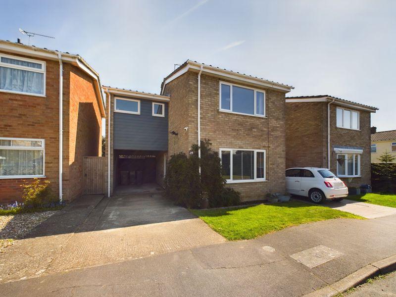 Castle Rise, Haughley 3 bed detached house for sale £285,000