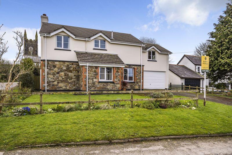 Manor Court, Bideford 4 bed detached house £1,300 pcm (£300 pw)