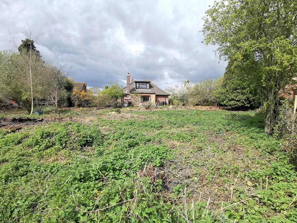 Church Meadow Lane, Bergh Apton, Norfolk 3 bed chalet for sale £500,000