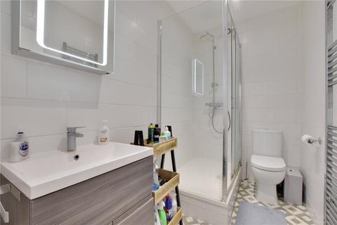 Flat C, 72 Woolwich Road, London, SE10 0JU