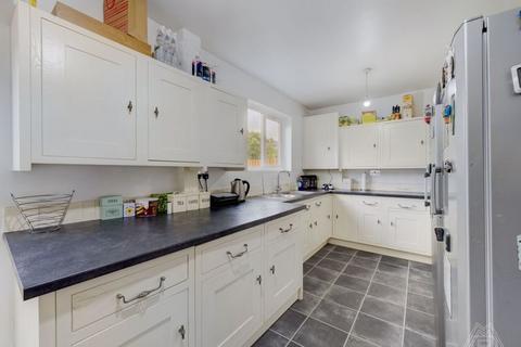 8 Barle Gardens, South Ockendon, RM15 5QP