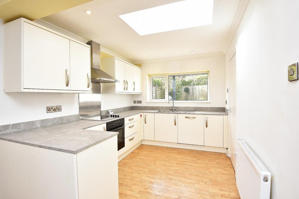 Yew Tree Lane, Harrogate 2 bed semidetached house for sale £325,000