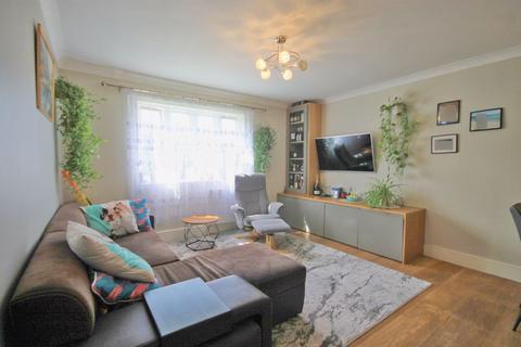 1 bedroom flat for sale, Allington Close, Greenford, UB6