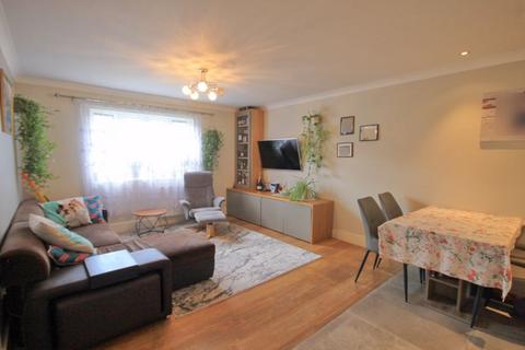 1 bedroom flat for sale, Allington Close, Greenford, UB6