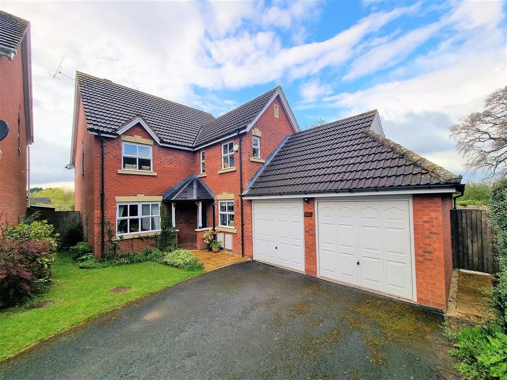 Godiva Road, Leominster, Herefordshire, HR6 8UQ 5 bed detached house