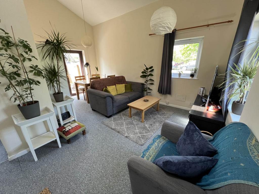 Ashtree Road, Frome, Somerset 2 bed house to rent £975 pcm (£225 pw)