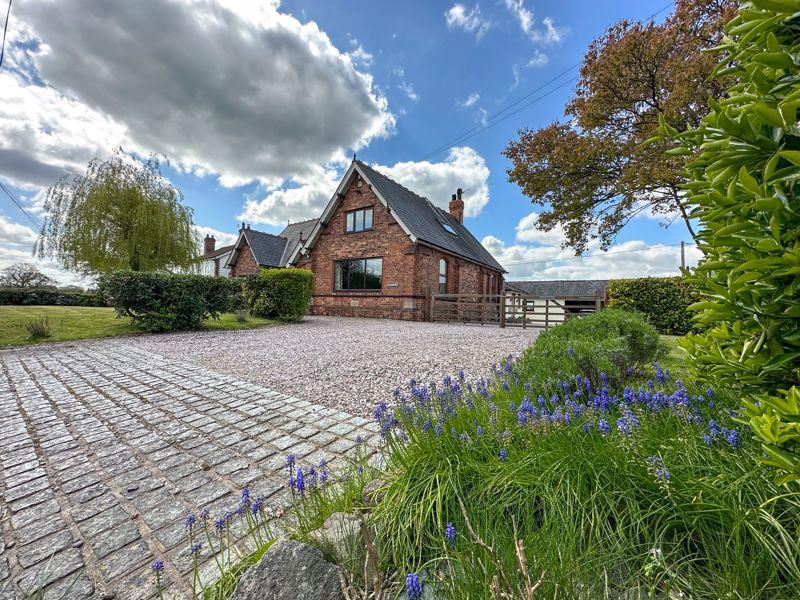 Grassendale, Newcastle Road, Smallwood, CW11 2UB 5 bed detached house