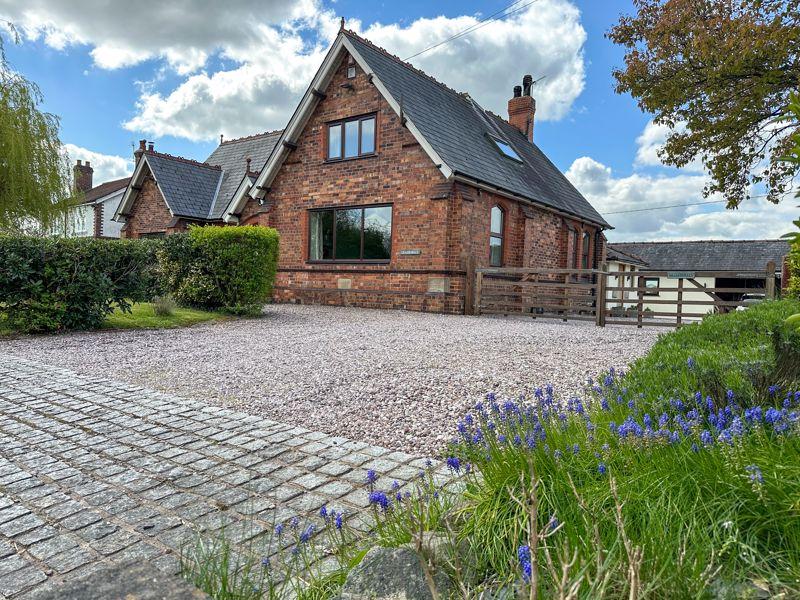 Grassendale, Newcastle Road, Smallwood, CW11 2UB 5 bed detached house