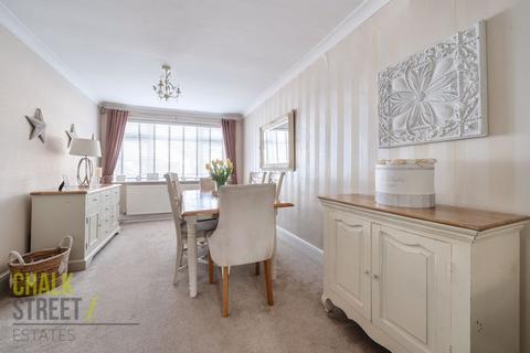 42 Blacksmiths Lane, Rainham, RM13 7AH