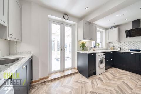 42 Blacksmiths Lane, Rainham, RM13 7AH