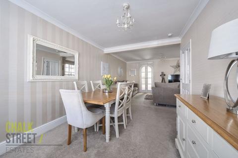 42 Blacksmiths Lane, Rainham, RM13 7AH