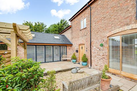 4 bedroom detached house for sale - Stoak, Chester