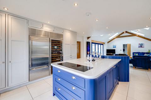 4 bedroom detached house for sale - Stoak, Chester