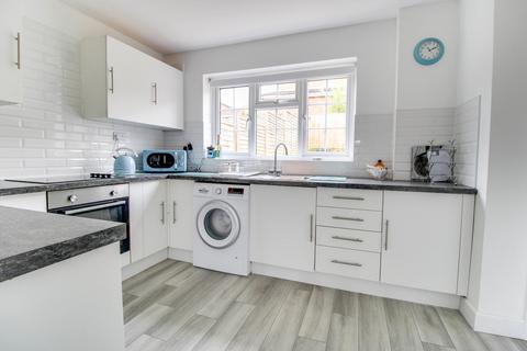 165 Avonmead, Swindon, SN25 3PS