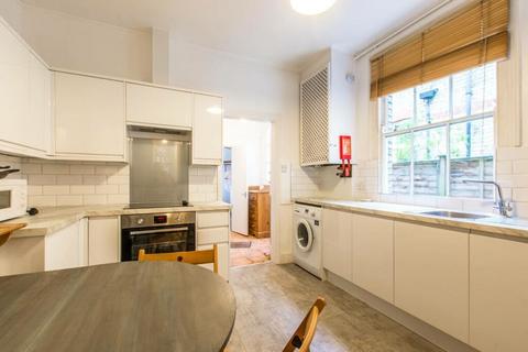 2 bedroom apartment to rent, Lyndhurst Road, Wood Green, London