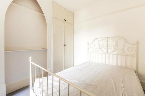 2 bedroom apartment to rent, Lyndhurst Road, Wood Green, London