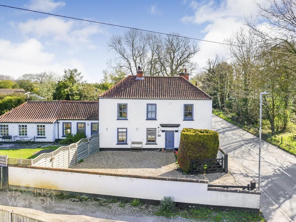 Main Road, Filby, Great Yarmouth 2 bed detached house £425,000