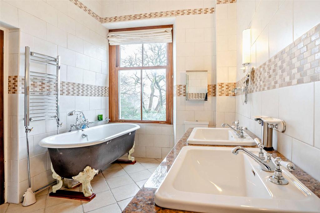 En Suite Bathroom