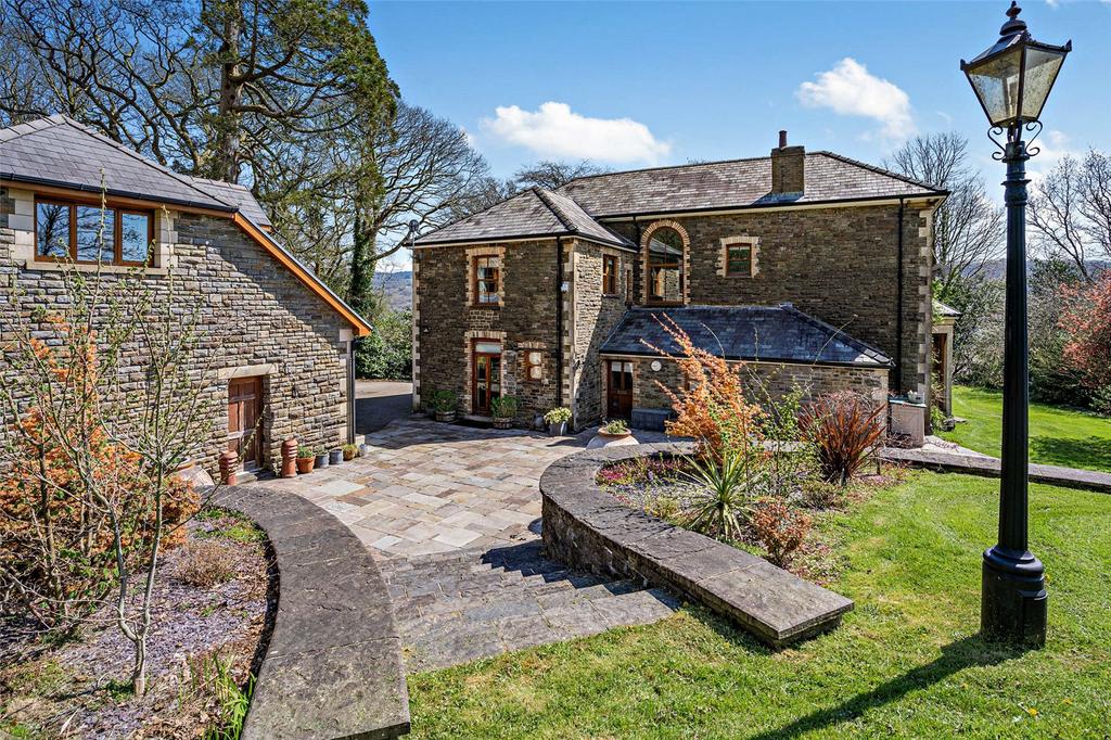 Rear Courtyard