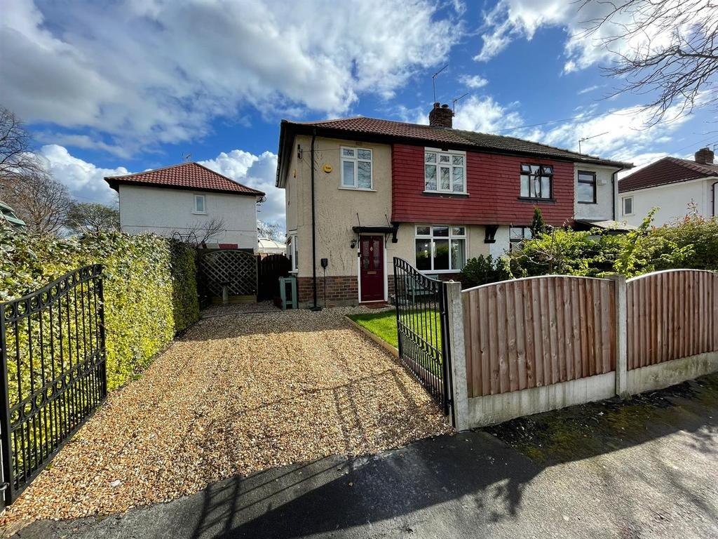 Hastings Drive, Manchester 3 bed semidetached house for sale £325,000