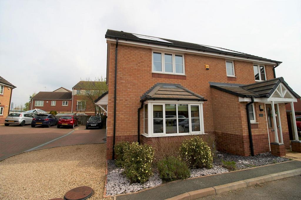 St. Francis Close, Hinckley 3 bed semidetached house for sale £250,000