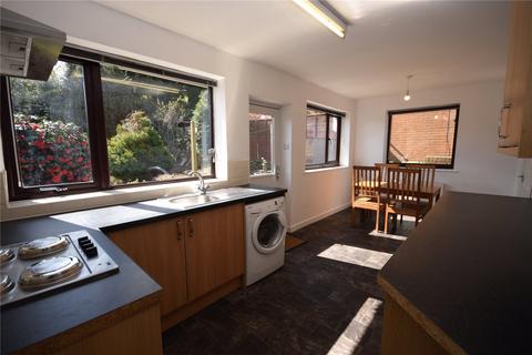 98 Brandy Carr Road, Kirkhamgate, Wakefield, WF2 0RJ