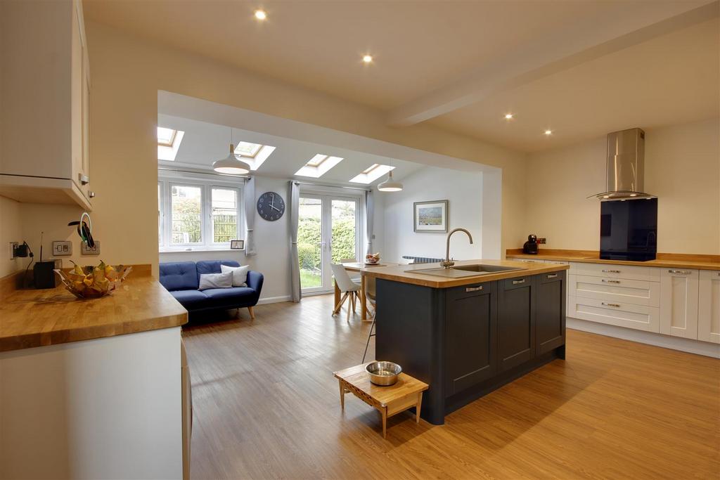 Riverview Avenue, North Ferriby 3 bed semidetached house £299,950