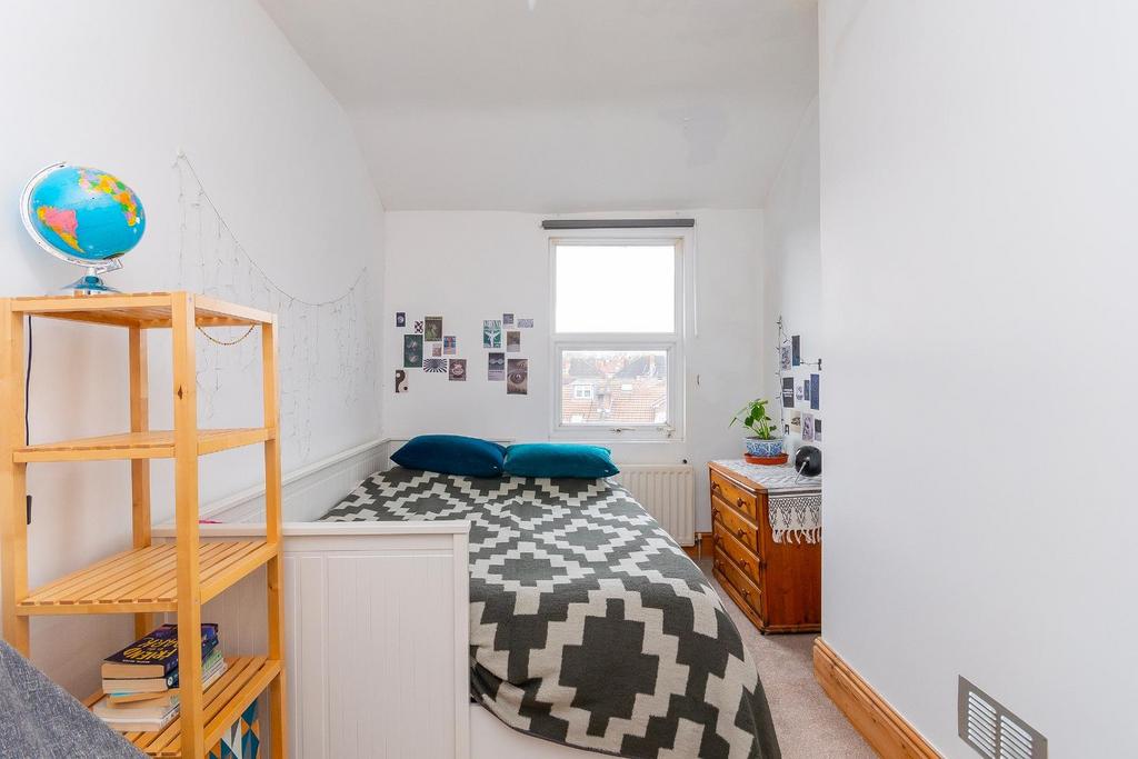 DAORNOTLE23 - Bedroom B.jpg