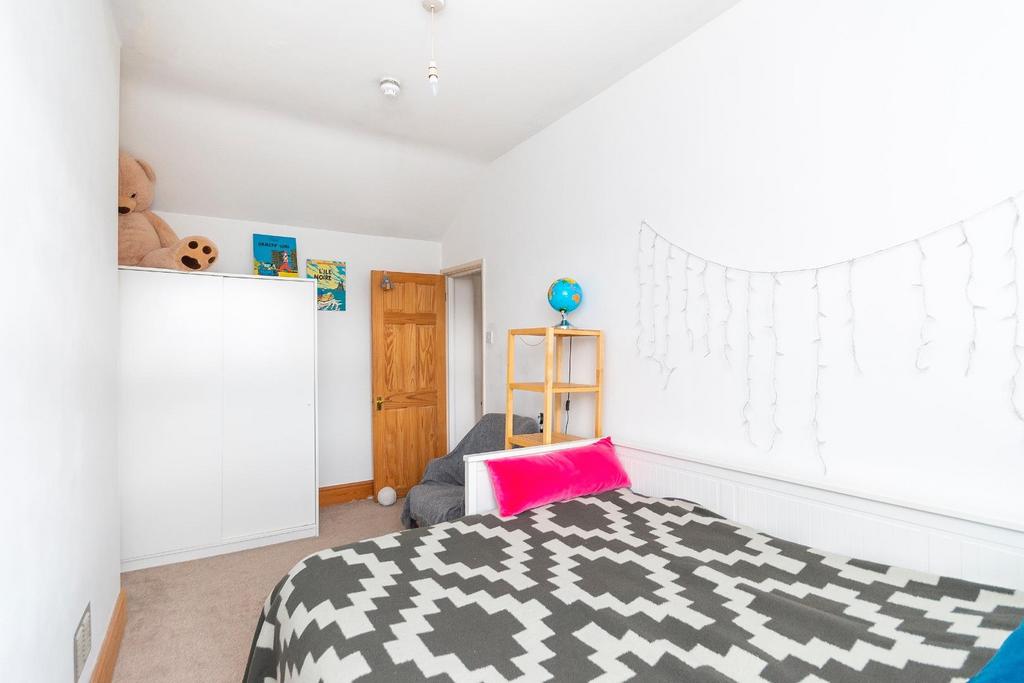 DAORNOTLE23 - Bedroom A.jpg