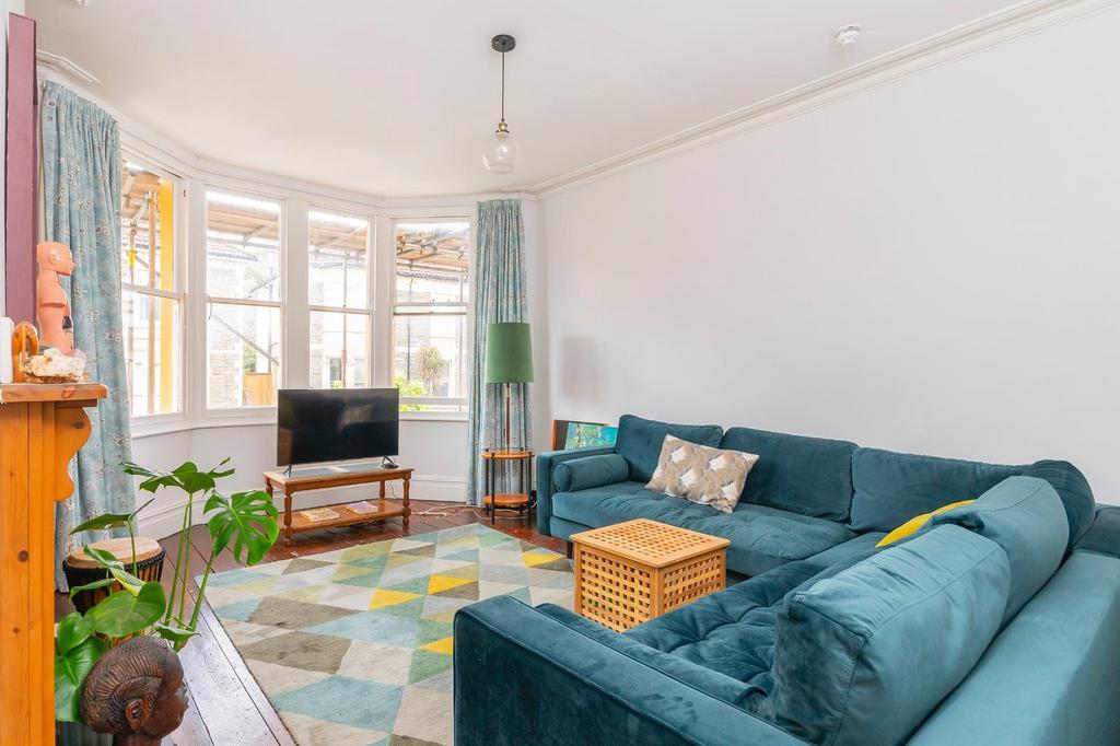 DAORNOTLE23 - Living Room D.jpg