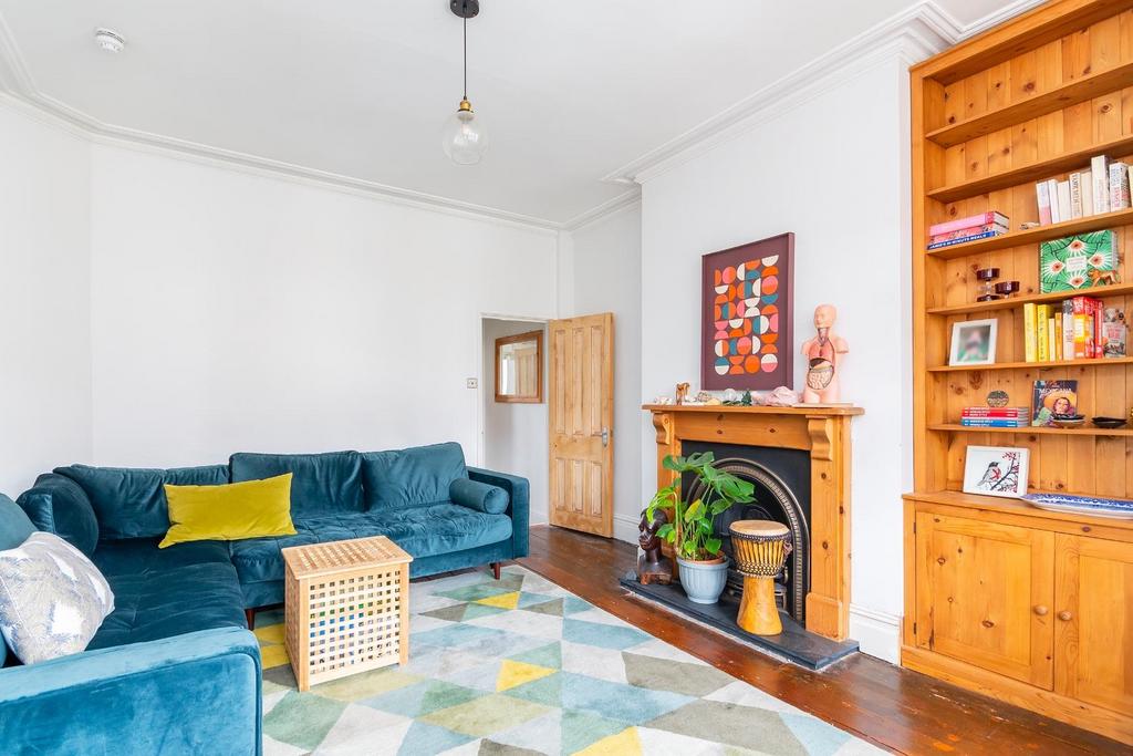 DAORNOTLE23 - Living Room B.jpg