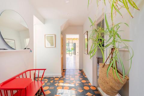 16 Berrow Walk, Bristol, BS3 5ES
