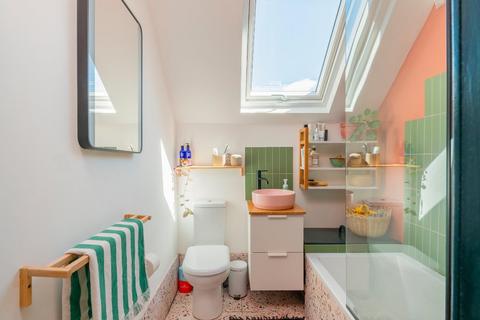 16 Berrow Walk, Bristol, BS3 5ES