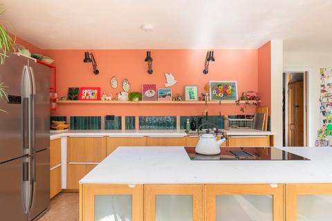 16 Berrow Walk, Bristol, BS3 5ES
