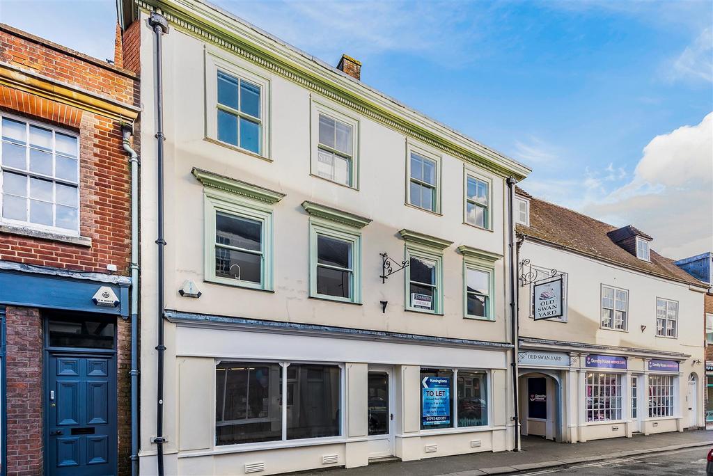 High Street, Devizes 2 bed flat for sale £189,750