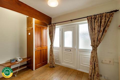 2 Manor Close, Norton, Doncaster, DN6 9DJ