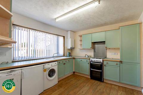 2 Manor Close, Norton, Doncaster, DN6 9DJ